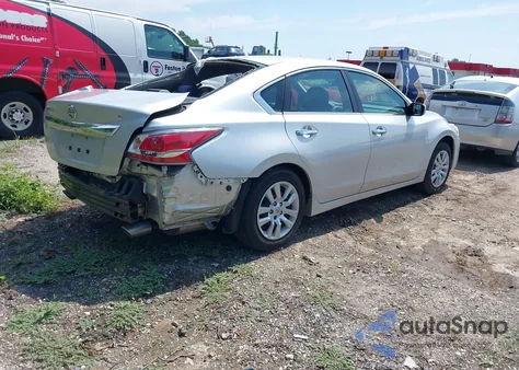 2015 Nissan Altima 2.5 S z USA, uszkodzony, nr VIN 1N4AL3AP6FN326895